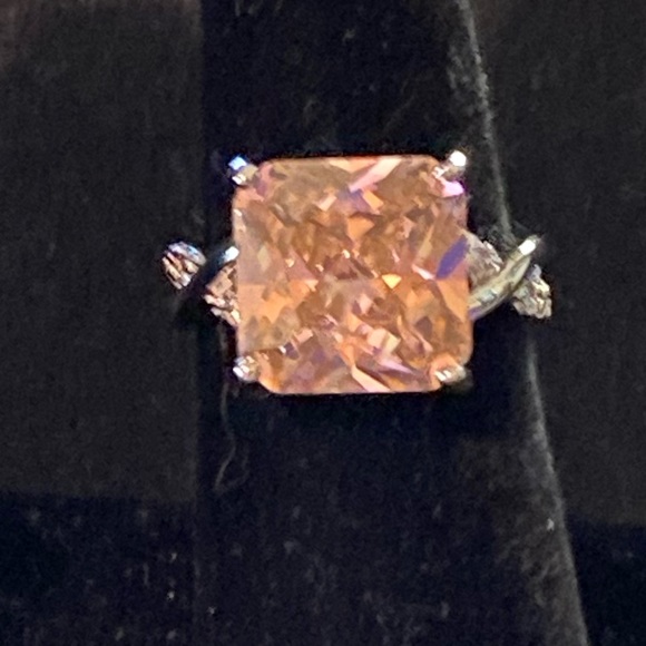 ❤️VALENTINES DAY❤️ Gorgeous 4.50 CT Infinity Ring. - Picture 7 of 8